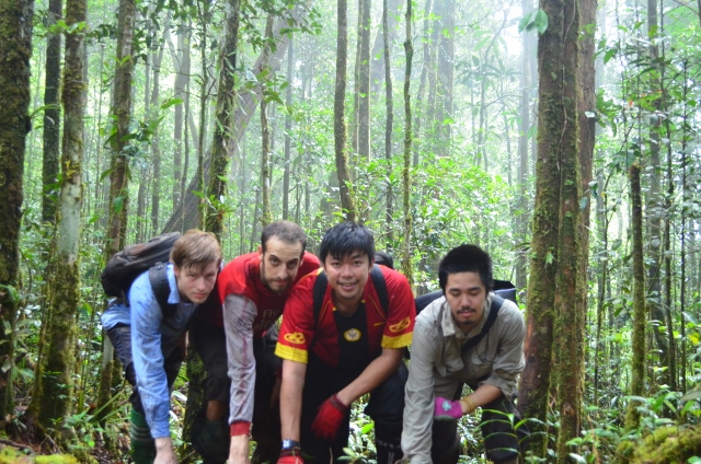 Nick and the HOSCAP Borneo volunteers