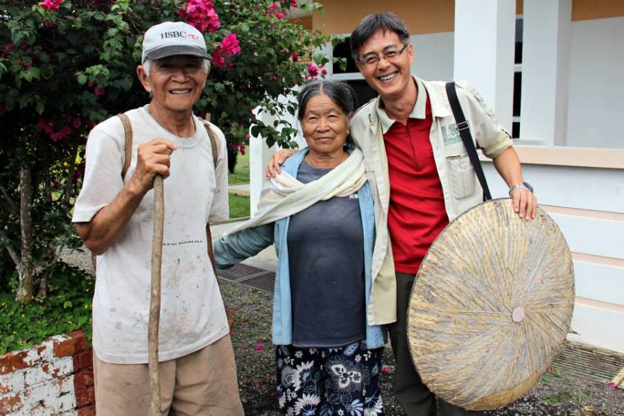Mr Chang greeted by old friends at the Long Lellang Airport