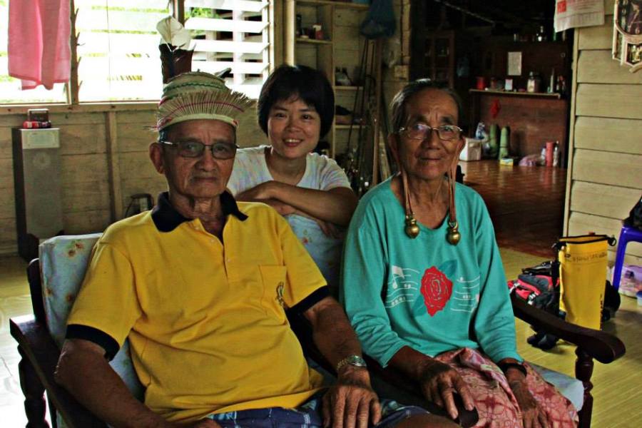 Sandra Wong with Bapa and Ibu at Long Lellang